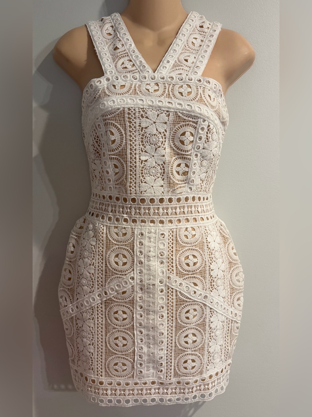 SUPERDOWN Revolve Pauline High Neck White Lace Mini Dress size XS Wedding Party - Picture 3 of 8